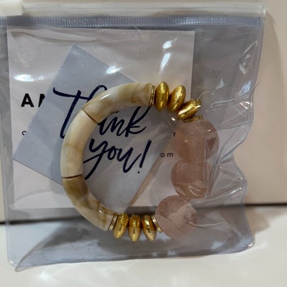 ✨ Style for the South Stretch Bracelet – Marbled Acrylic, Gold Accents & Frosted - Picture 4 of 6